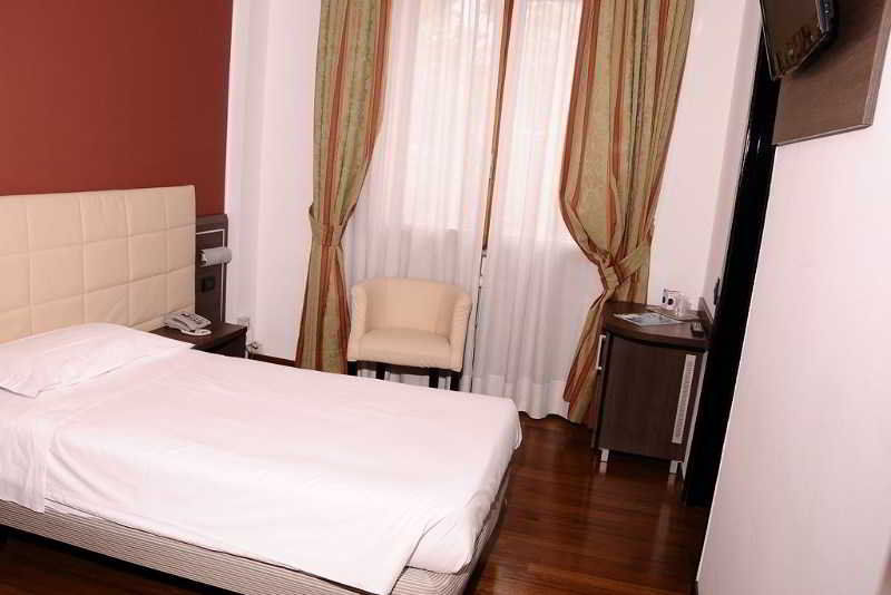 Hotel Milano Palmanova Esterno foto