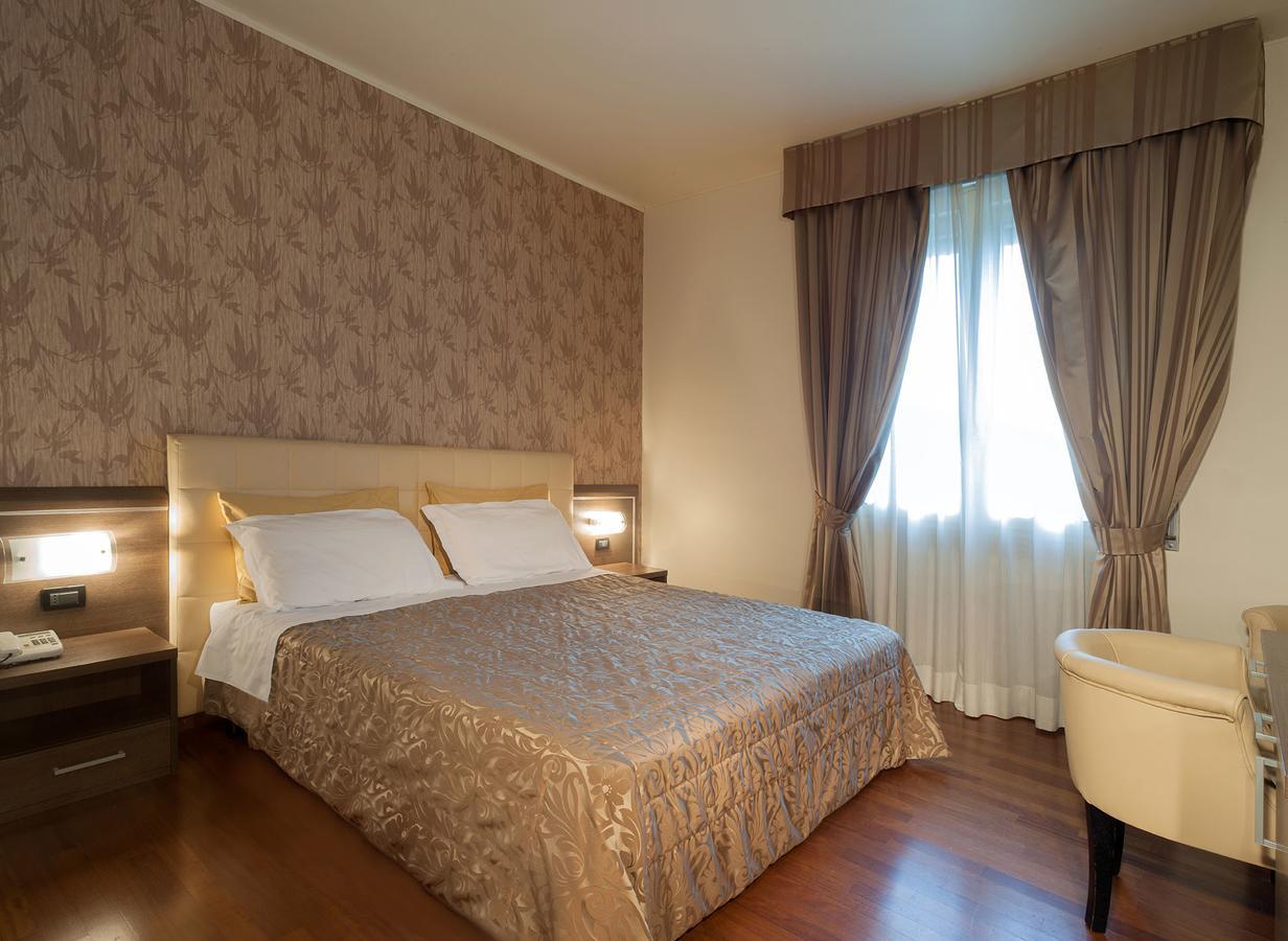 Hotel Milano Palmanova Esterno foto