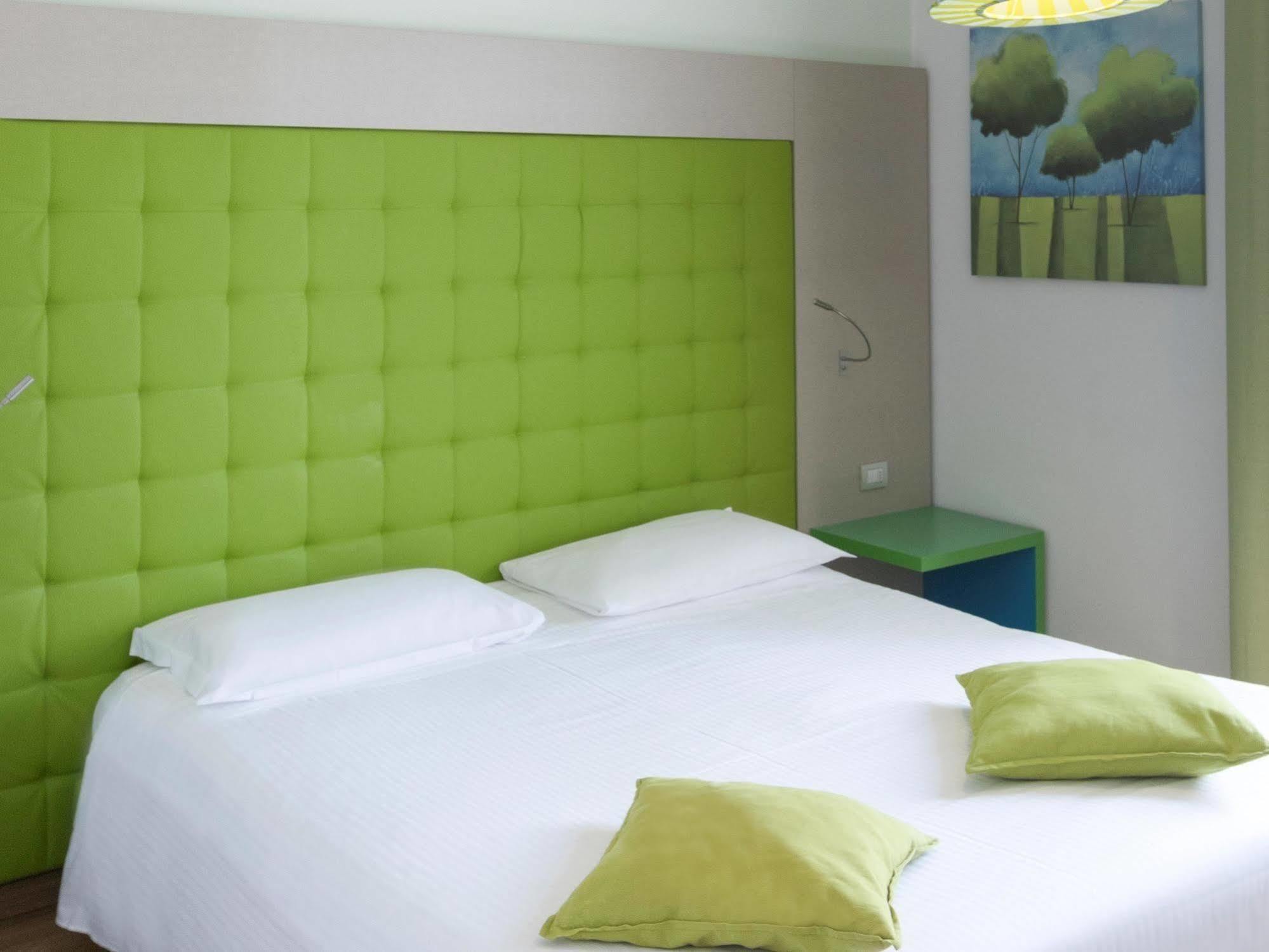 Hotel Milano Palmanova Esterno foto