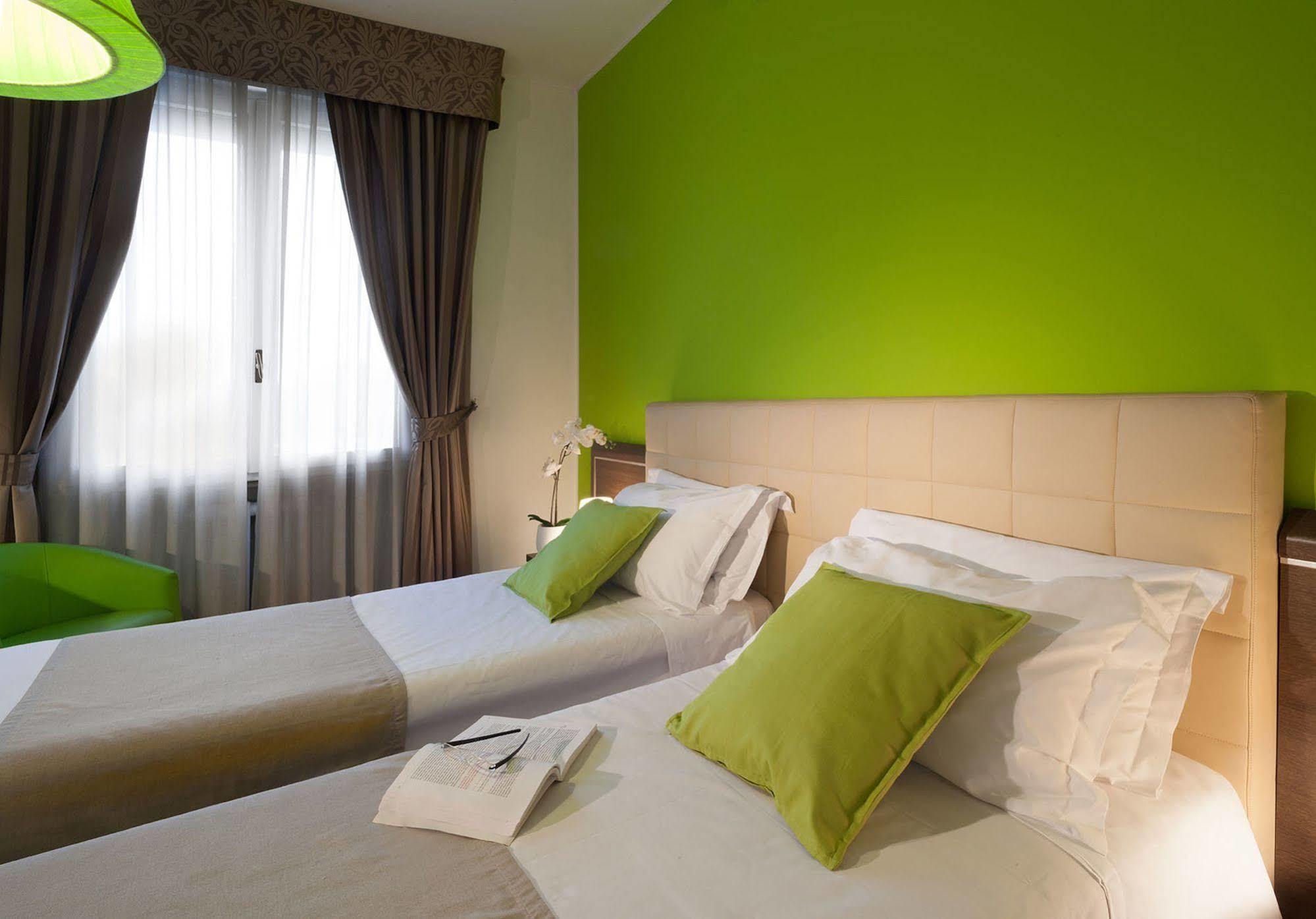 Hotel Milano Palmanova Esterno foto